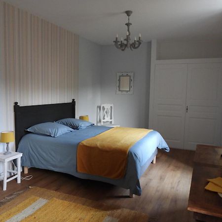 Le Figarelou Bed and Breakfast Thiézac Exteriör bild